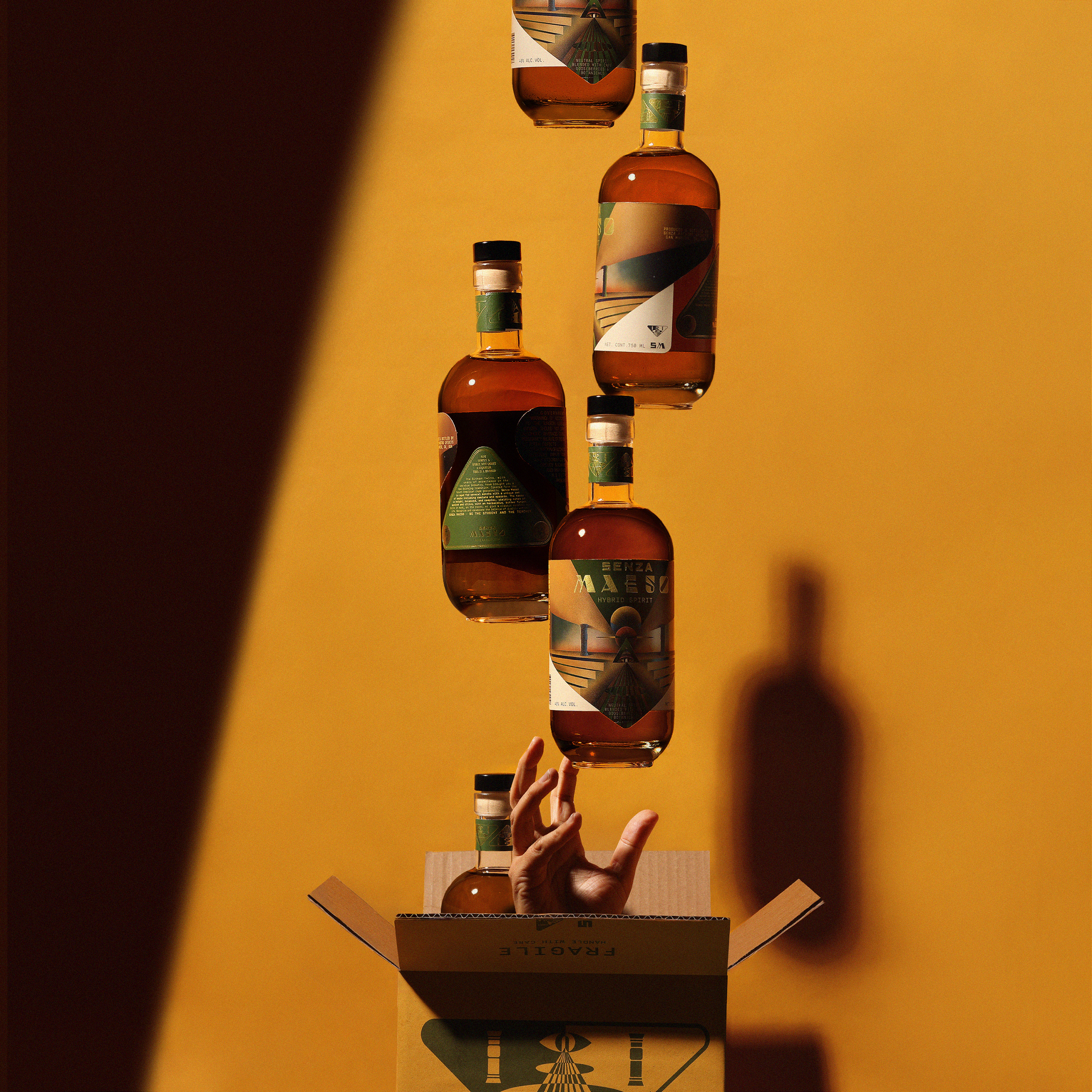 18.-BOX-HAND-FLOATING